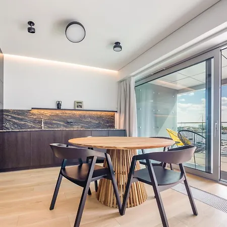 Center Yacht Park Marina View * Γκντίνια