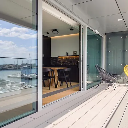 Center Yacht Park Marina View Διαμέρισμα *