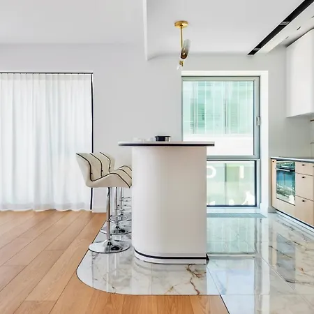 Center Yacht Park Marina View * غدينيا