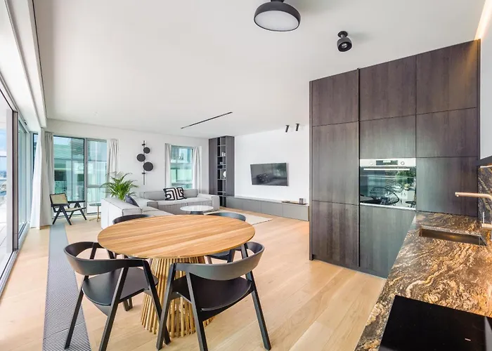 Center Yacht Park Marina View Apartmán *