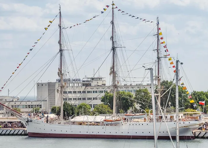Center Yacht Park Marina View *